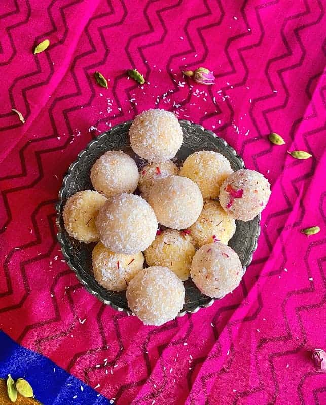 Instant Coconut Ladoo