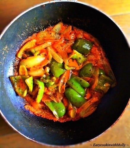 Sauteed Peppers with Onion in thick sauce