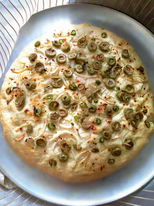 Easy-rosemary-olive-focaccia