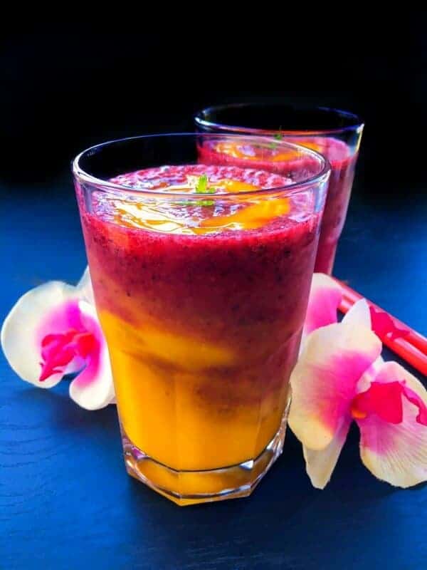 delicious-and-quick-mango-berry-swirl-smoothie3