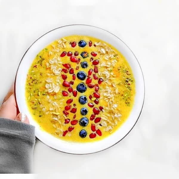 turmeric orange smoothie bowl