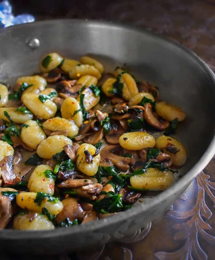 mushroom-sauteed-with-spinach