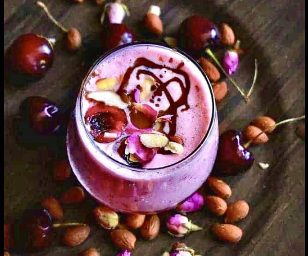 almond-cherry-collagen-smoothie-recipe
