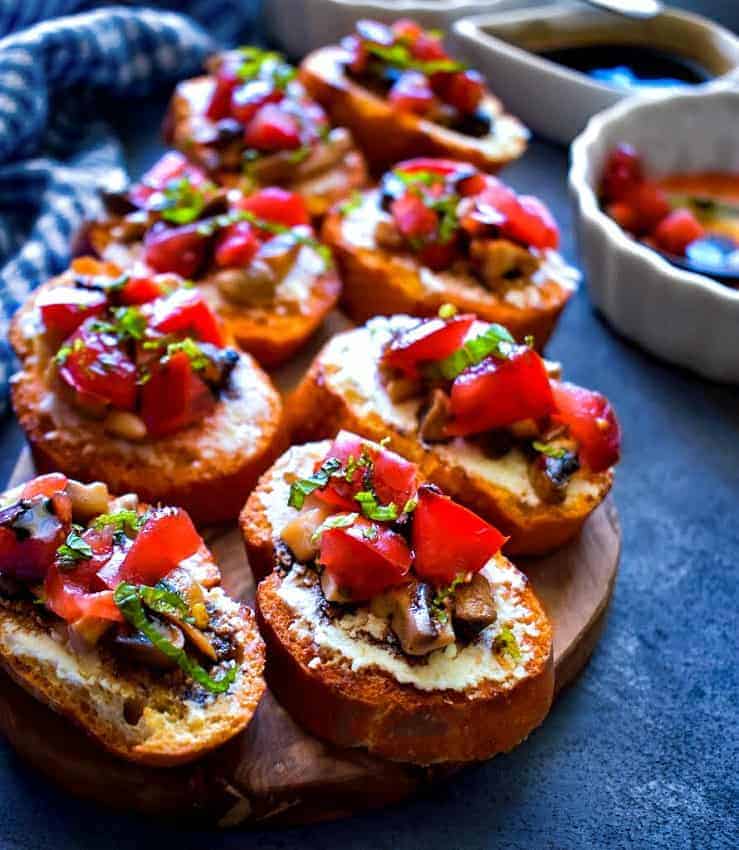 easy-mushroom-crostini