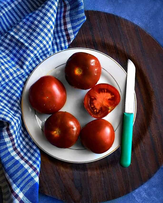 nature-sweet-eclipse-tomatoes