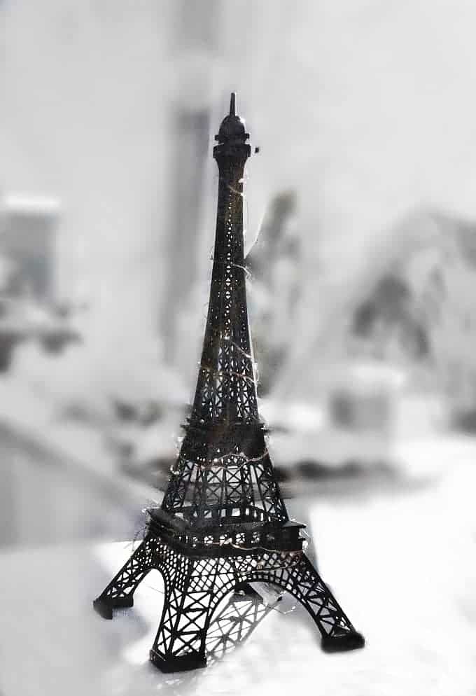 miniature-eiffel-tower-showpiece