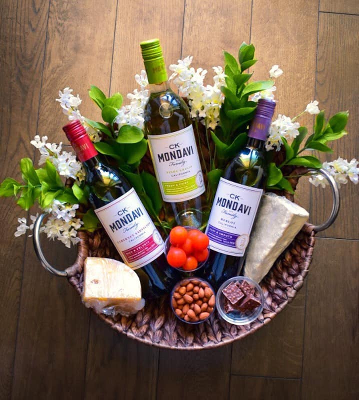 wine-basket-setting