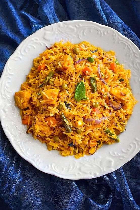 vegetable curried tofu fried rice