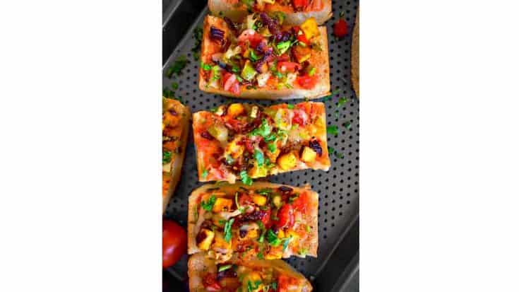 quick-achari-paneer-pizza-recipe