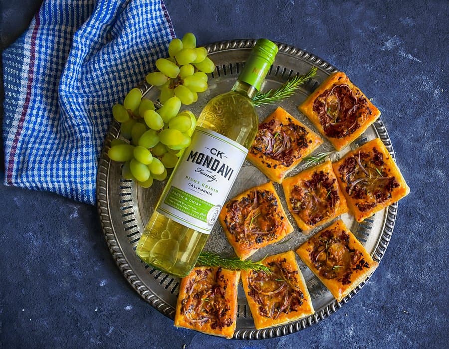 figs tart with ck-mondavi-pinot-grigio