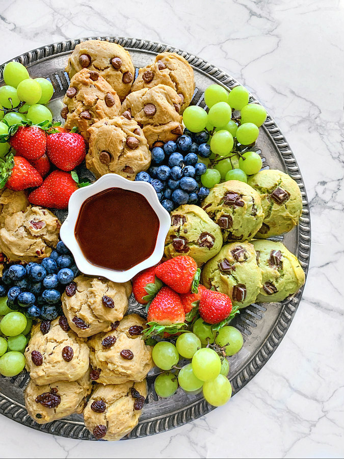 Cookies charcuterie board