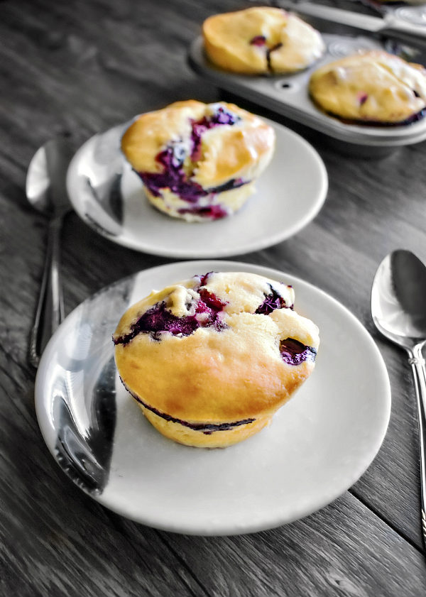 easy-blueberry-yogurt-muffins