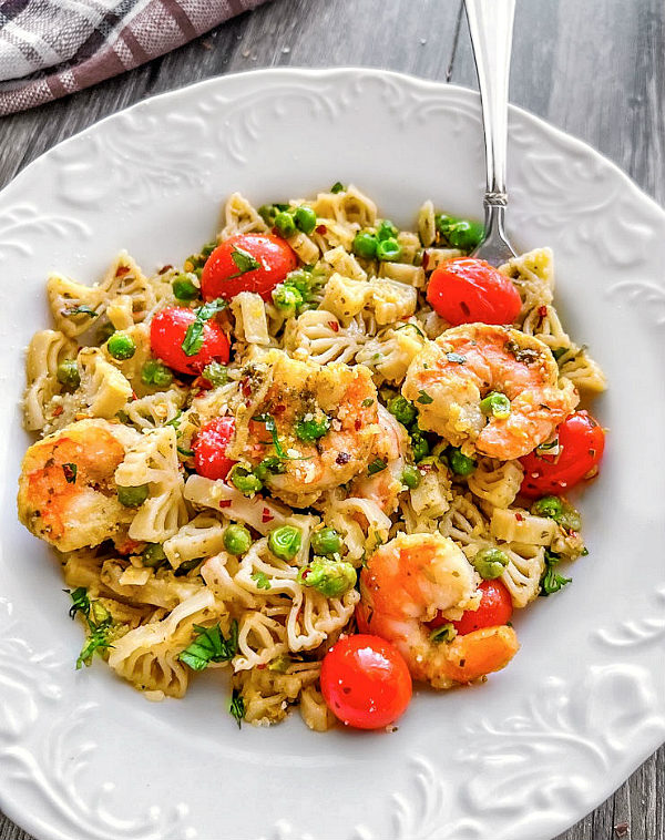 easy-healthy-pesto-shrimp-pasta